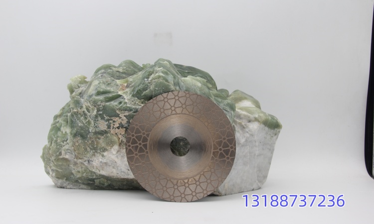 Quy trình kiểm tra lưỡi cắt kim cương trước khi cắt đá