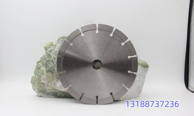 Lưỡi cưa nào tốt nhất để cắt đá granite?